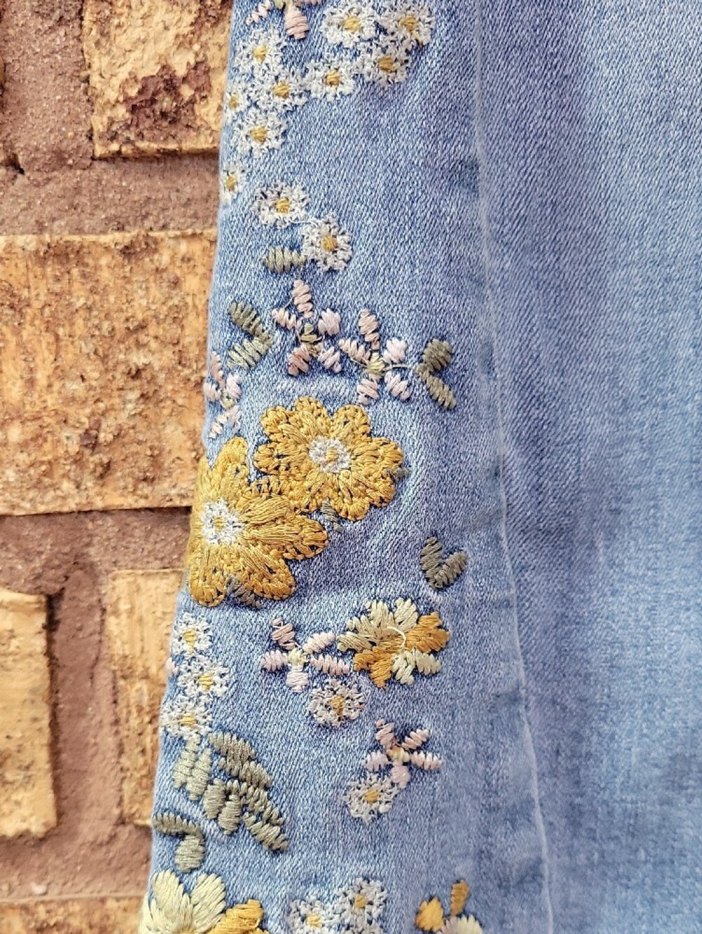 Ashley Mason Embroidered Flare Raw Hem Denim Jeans Cotton Blend Stretch Size 28 - Picture 8 of 14